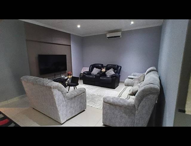 3 BEDROOM HOUSE FOR SALE IN SEA PARK